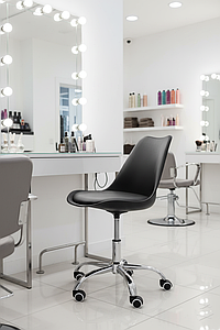 Обертовий офісний стілець — чорний