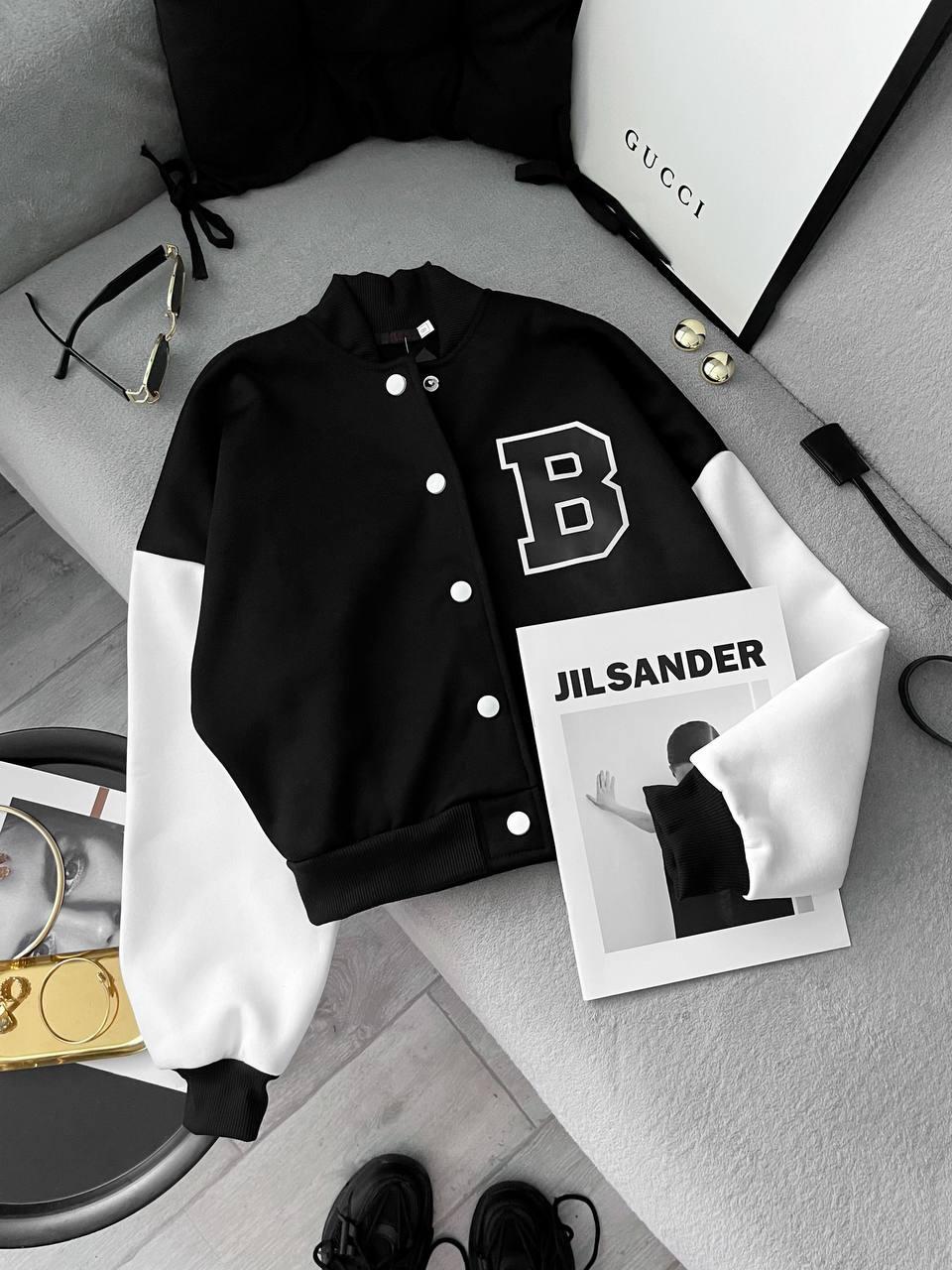 Затишна об'ємна жіноча толстовка кофта на кнопках теплий стильний осінній бомбер батнік тринітка на флісі, фото 1