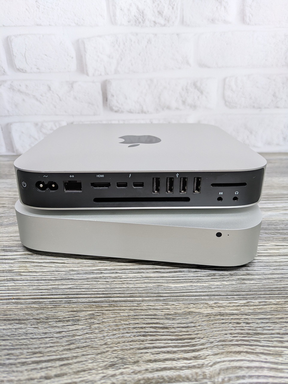 Apple Macmini Core i5 （T52） Apple Mac Mini 1.2 Ghz Intel Core i5, 8GB LPDDR3 RAM, 256GB