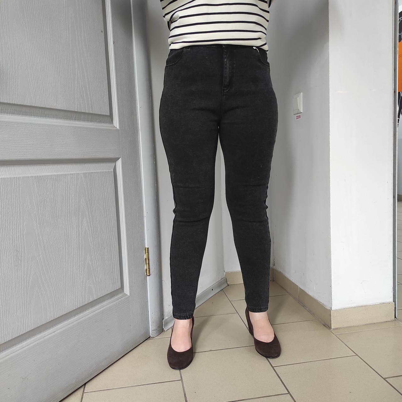 Джинси жіночі вузькі стрейч великий розмір тонкі варені 34 темно-сірі, фото 1