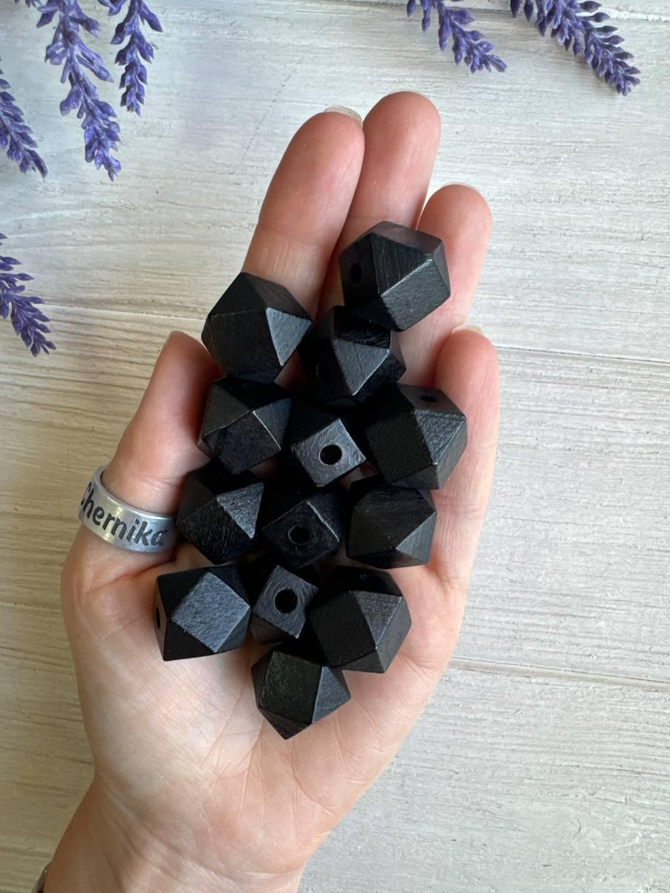 Намистини дерев'яні куб, 16 мм чорні  500 грамів