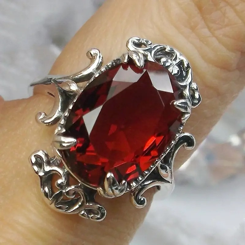 Антична посріблена каблучка з вирізами та великим червоним каменем 18 AurumLux046, фото 1