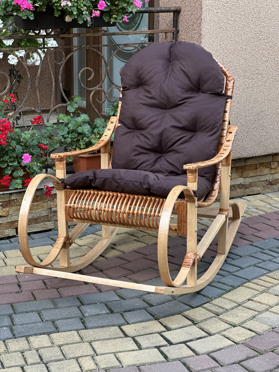 Плетена крісло-качалка з лози в наборі з подушкою. Арт:99103, фото 1