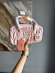 Жіноча сумка Міу Міу Miu Miu Arcadie Matelassé Leather Bag in Light Pink with Gold-Tone Hardware 23x11x7 преміум якість