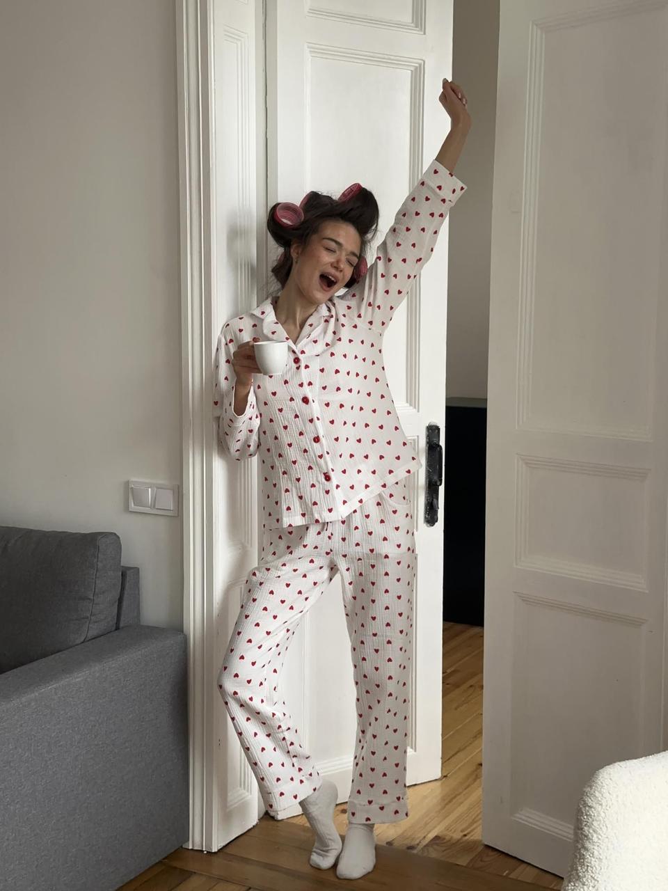 Жіноча піжама з мусліну червоні сердечки(сорочка+штани), фото 1