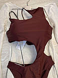 Жіночий суцільний купальник із вирізами — коричневий, з поролоновими вкладками, розміри S-M-L, фото 4