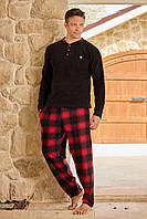 Чоловіча тепла піжама з флісу полар чорний лонгслів та штани в клітину червоно-чорні