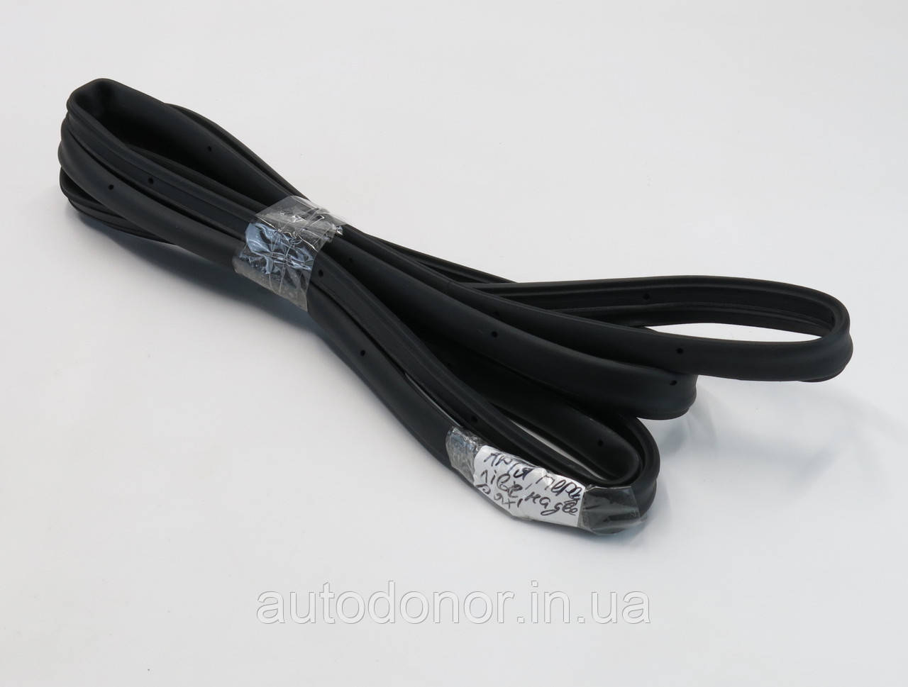 Ущільнювач двері передня ліва Nissan Ariya (22-) 80831-5MP0A