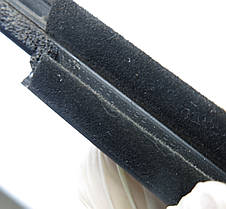 Злизувач внутрішній бархатка двері задньої правий Nissan Ariya (22-) 82834-5MP0A, фото 2