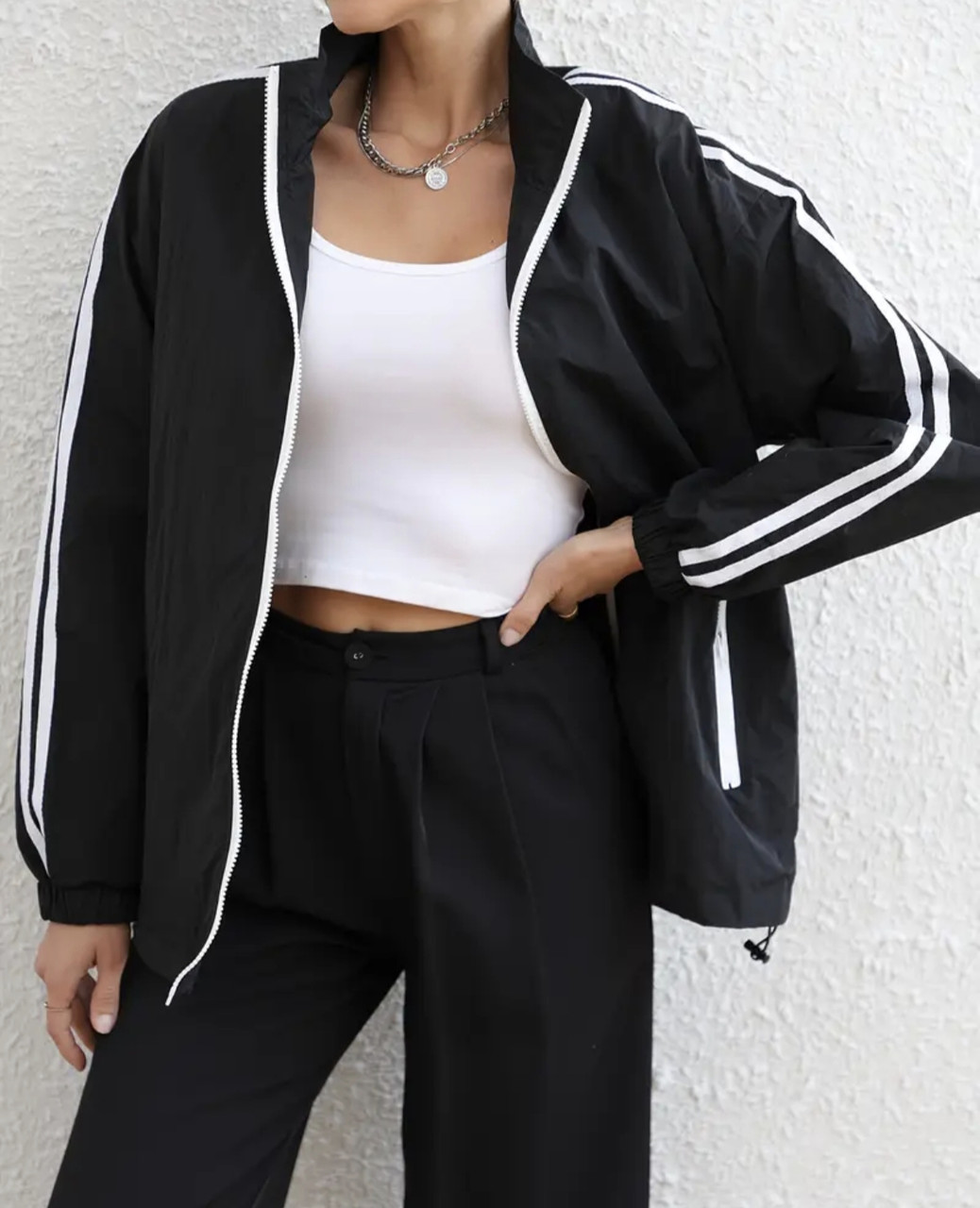 Жіноча куртка з плащівки з лампасами, фото 1