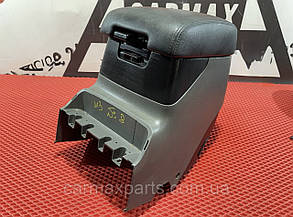 Підлокітник Mitsubishi Pajero Wagon 3 2000-2007 КОМПЛЕКТНИЙ