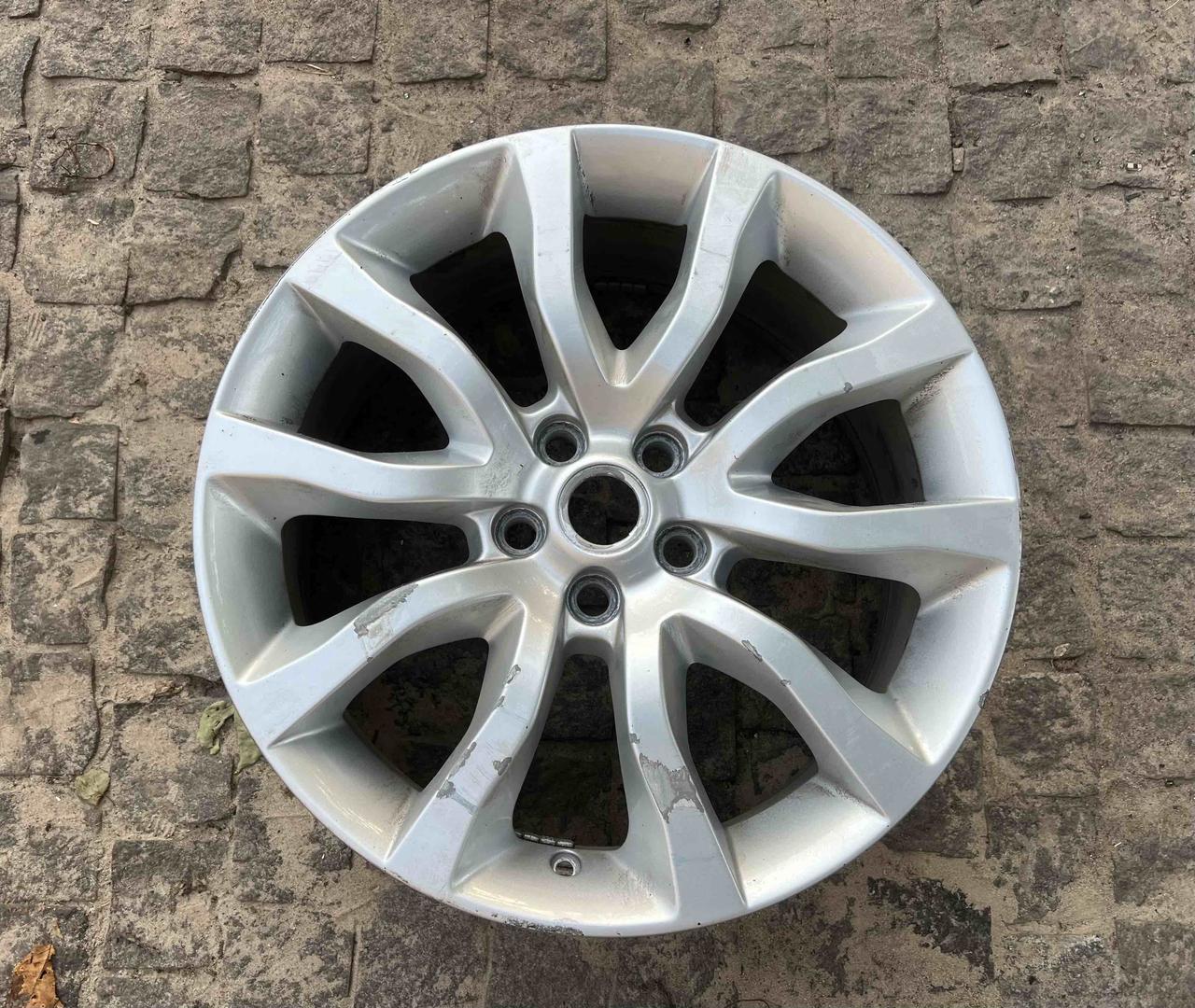 Диск колісний літий  Range Rover Sport L494 2014-2022рр LR044848 r20 подряпини, оригінал бу, цілий, фото 1