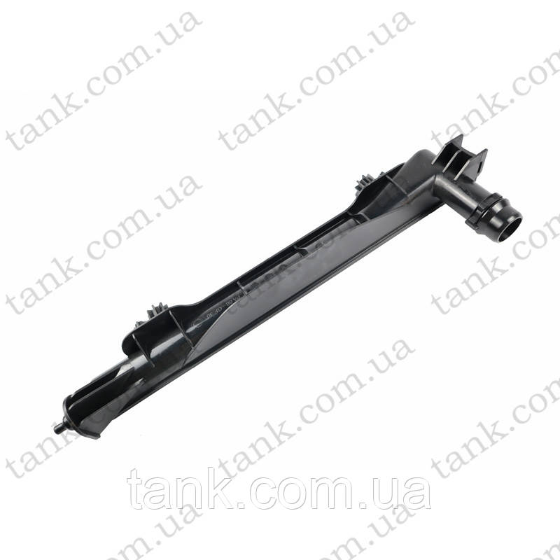 Бачок радіатора Audi A4 B6 (2000–2005) — OEM 8E0121251P, Nissens 60300A