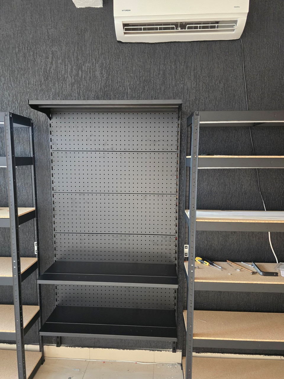 Настінна система\стелаж для офісу, магазину, будинку