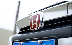 Емблема решітки радіатора та багажника Honda Accord Civic 86мм*70мм червона