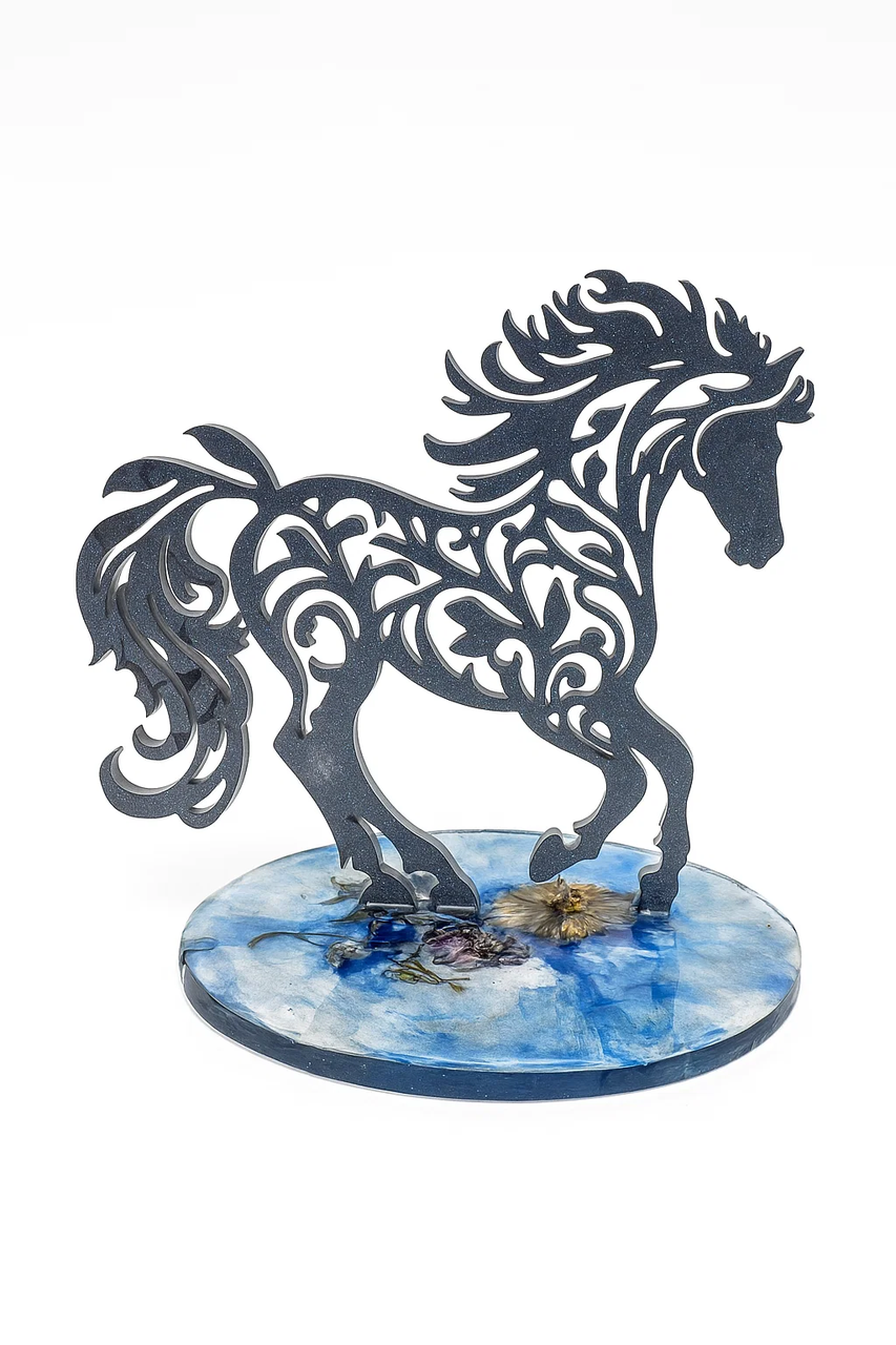 Фігура кінь з епоксидної смоли на підставці димчастий, авторська робота, символ 2026 року, фото 1