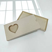 Коробка-футляр для шоколаду з вікном "Серце" (160х80х15мм.) натурально бежева з вкрапленнями