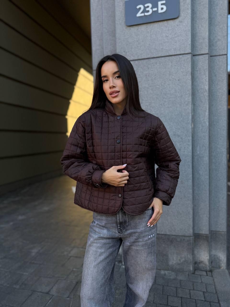 Женский демисезонный стеганый бомбер в стиле оверсайз, фото 1