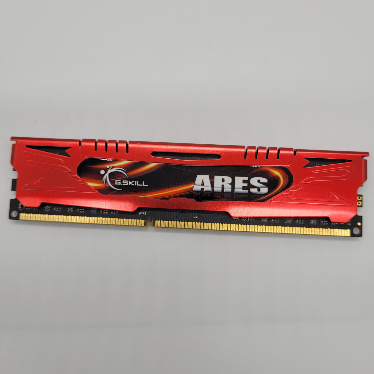 Оперативна пам'ять G.Skill Ares DDR3 8Gb 1600MHz PC3-12800U 2R8 CL9 (F3-1600C9D-16GAR) Б/У