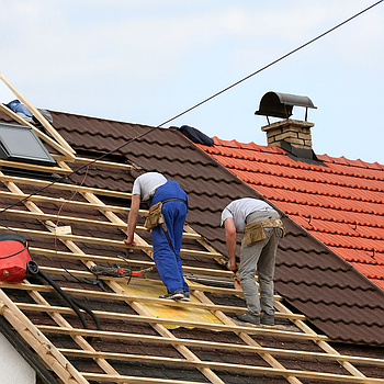 Ремонт дахів і усунення протікань (течі)