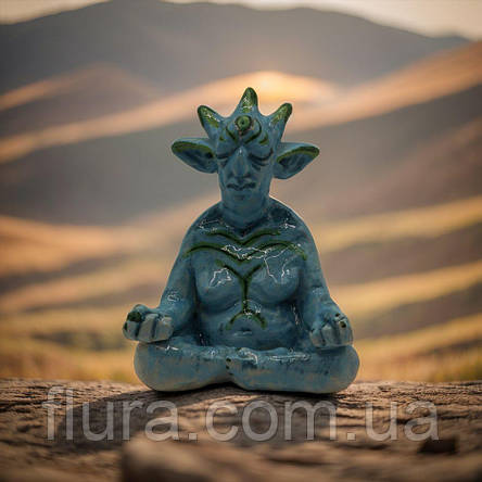 Оригінальна статуетка-оберіг для дому керамічна / Фігурка-талісман ручної роботи з кераміки, фото 1