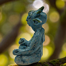 Оригінальна статуетка-оберіг для дому керамічна / Фігурка-талісман ручної роботи з кераміки, фото 3