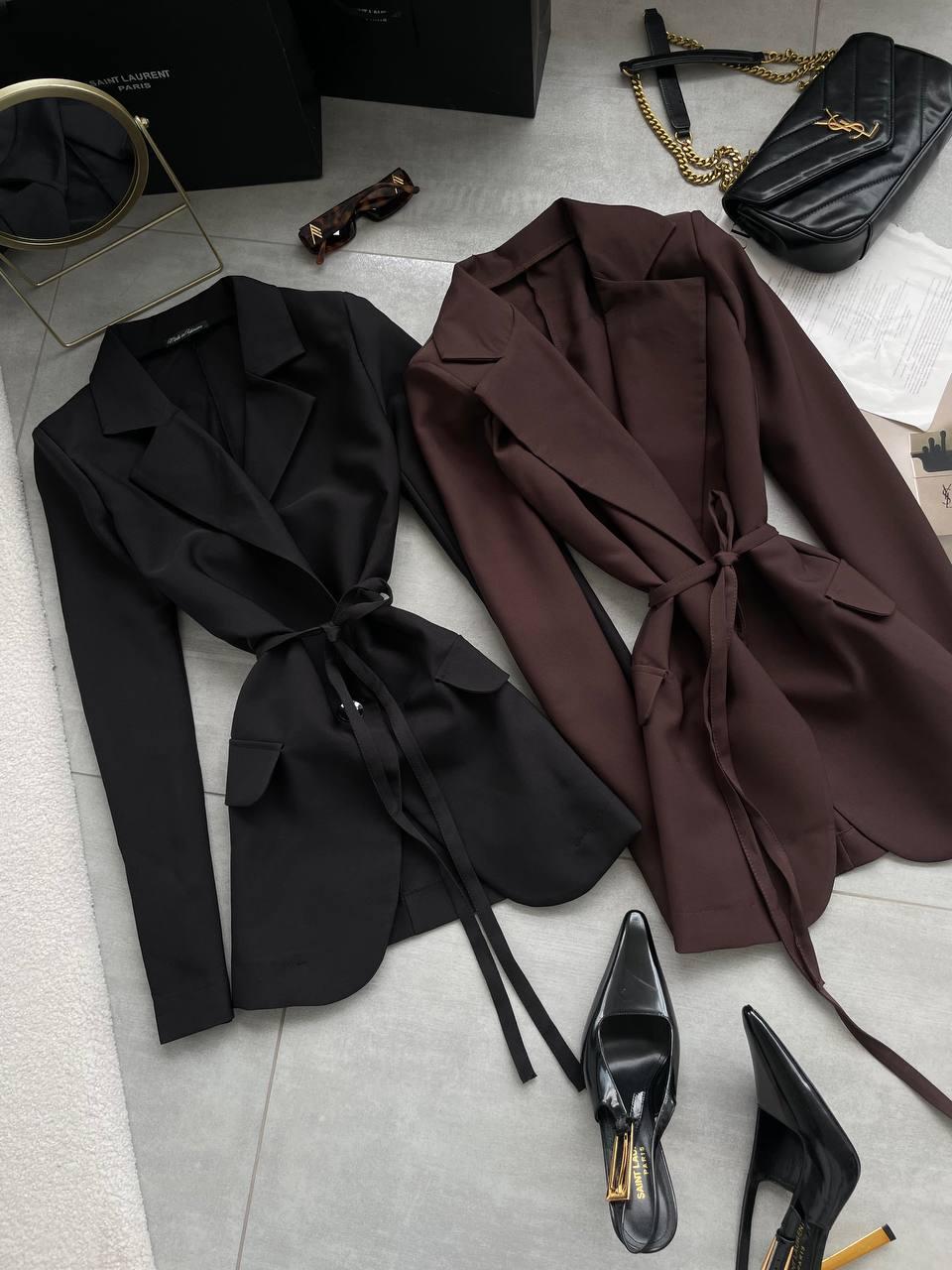 Базовий піджак стильний класичний жакет жіночий модний подовжений діловий блейзер з підплічниками під пояс, фото 1