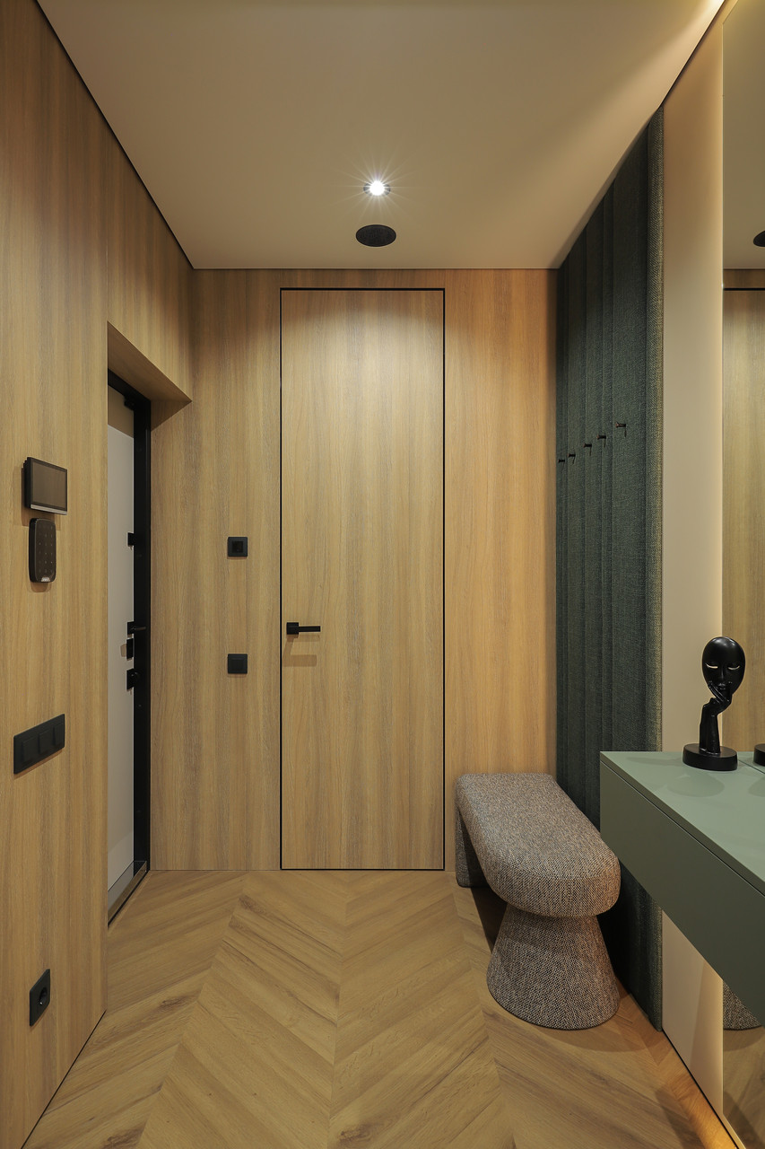 Мʼяка панель в передпокій