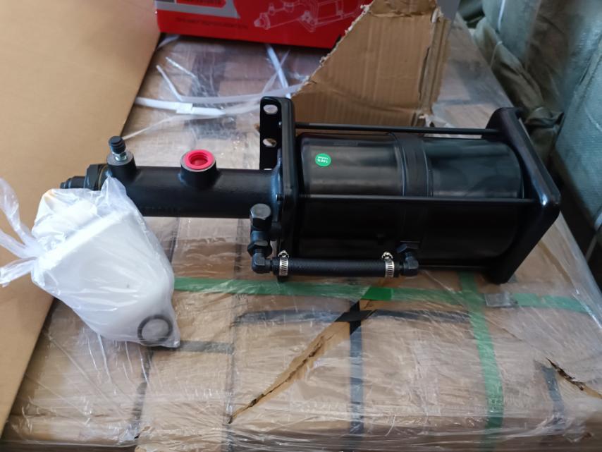 4320-3510010 Підсилювач пневмогідравлічний УРАЛ - 375, 4320 передній з бачком, фото 1