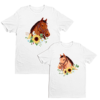 Футболки парні білі з оригінальним новорічним принтом "Закохані коні. Пара коней у соняшниках" Push IT