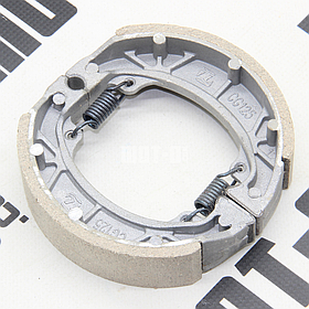 ​​​​​​​Колодки гальмівні (під барабан) R10 YB50QT-3G (15D, 50cc, МТ-2, МТ-1) для скутерів та мопедів