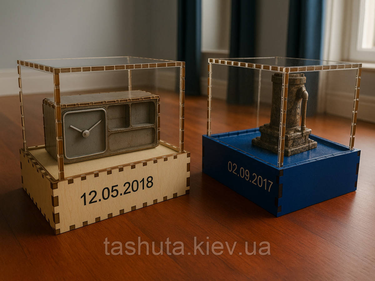 Прозора колба 10х10х10 см на шипах з підставкою (Підставка: Золото сатин або срібло сатин; )