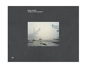 Книга Nadav Kander: The long river книги про фотографію Надав Кандер.