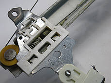 Склопідіймвач двері передньої правий Nissan Ariya (22-) 82720-5MP0B, фото 3