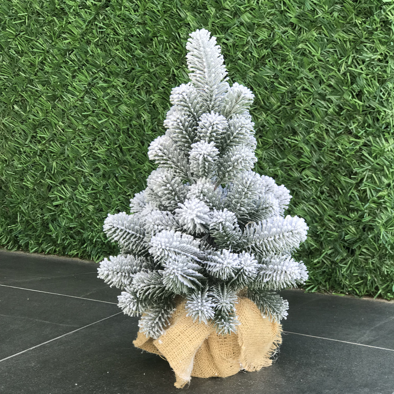 50 см Штучна ялинка новорічна лита Premium в мішковині засніжена, фото 1