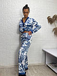 Стильна шовкова піжама рубашка штани у принті, фото 3