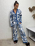 Стильна шовкова піжама рубашка штани у принті, фото 4