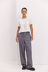 Однотонна жіноча базова футболка