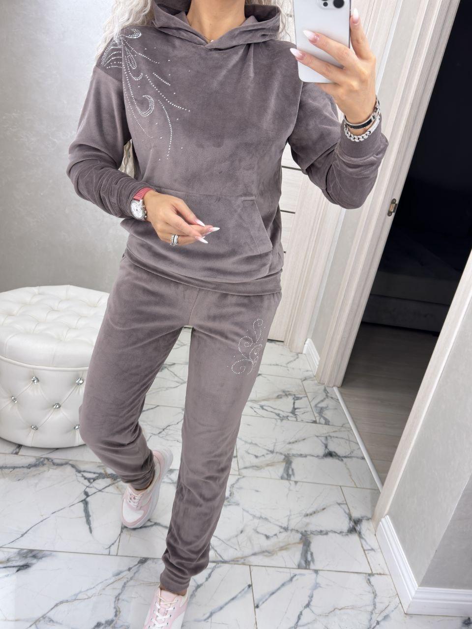 Костюм жіночий велюровий на флісі з декором, фото 1