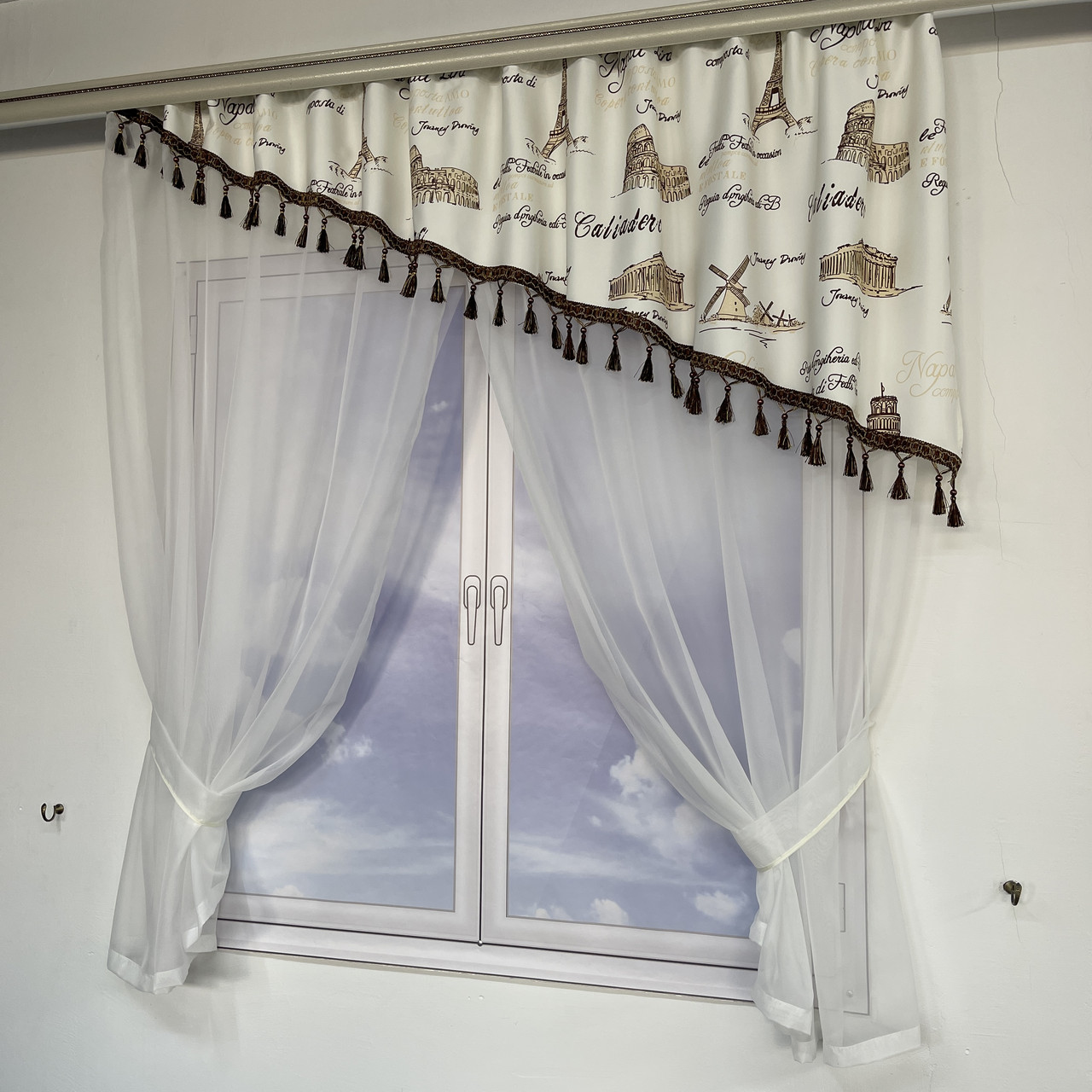 Кухона занавіска ALBO біла з коричневим візерунком міст 270×180 см (KU-N620-3), фото 1