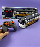 Автобус на радіокеруванні на пульту 295-3 акумулятор 3.7 V, пульт керування 2.4 GHz, масштаб 1:24, фото 3