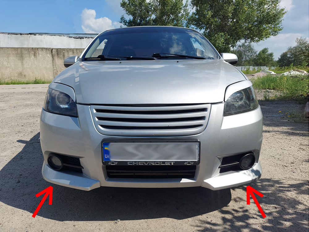 Куточки переднього бампера Chevrolet Aveo T250 2005-2011 Накладки клинки на передній бампер Шевроле Авео Т250, фото 1