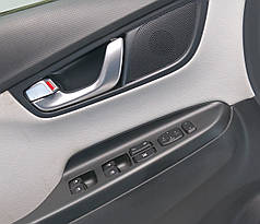 Ручка внутрішня двері передня ліві Hyundai Kona Electric (17-) 82610J9010NVC