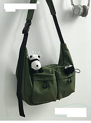 Велика місткість полотняна сумка-мессенджер темно-зелена з м'яким брелком ведмедика та кумедного ока