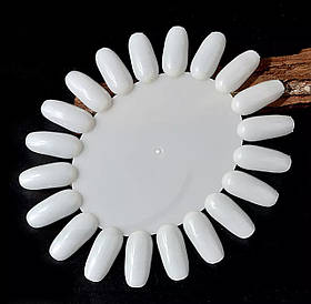 Молочний набір круглих палітр-ромашек (10 шт./уп. по 20 тіпс) - для демонстрації гель-лаків та дизайнів