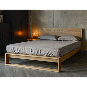 Ліжко двоспальне "Діна" з натурального дерева для готелів