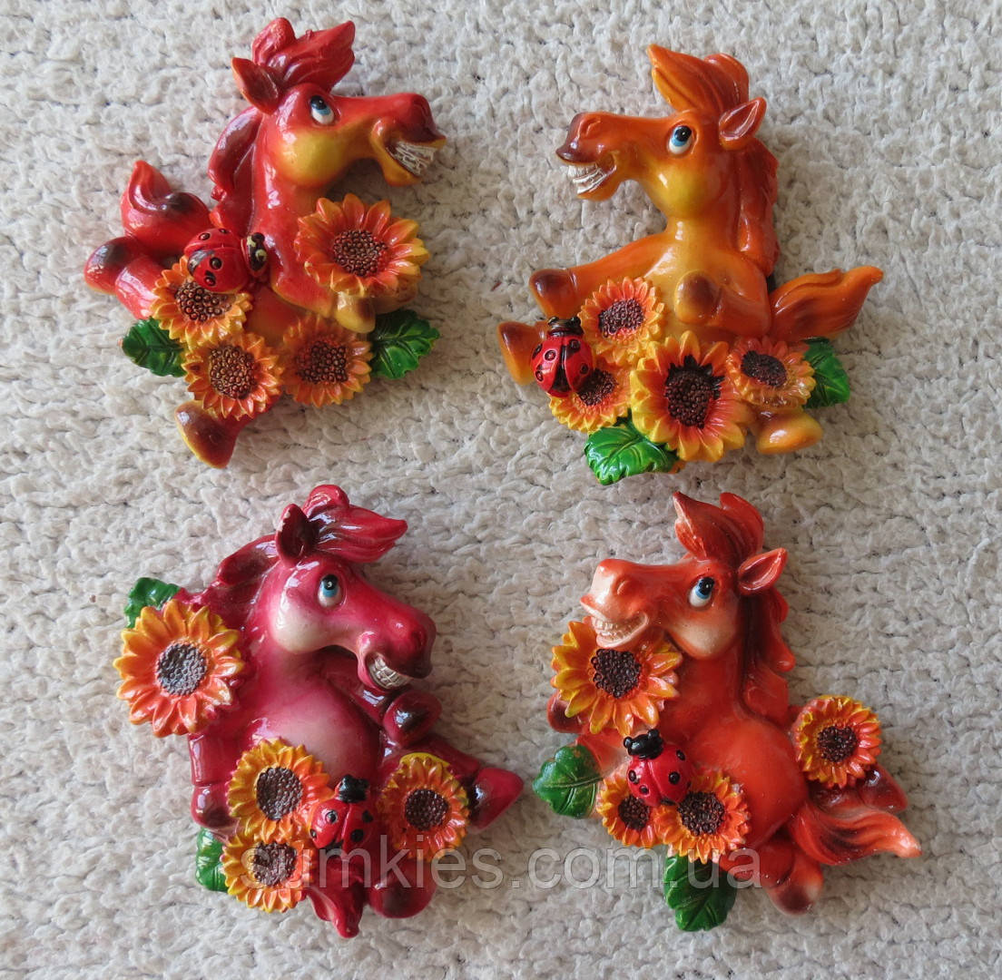 Кінь магніт соняшники символ 2026 сувенір подарунок новорічний рік коня магніти 8х7см, фото 1
