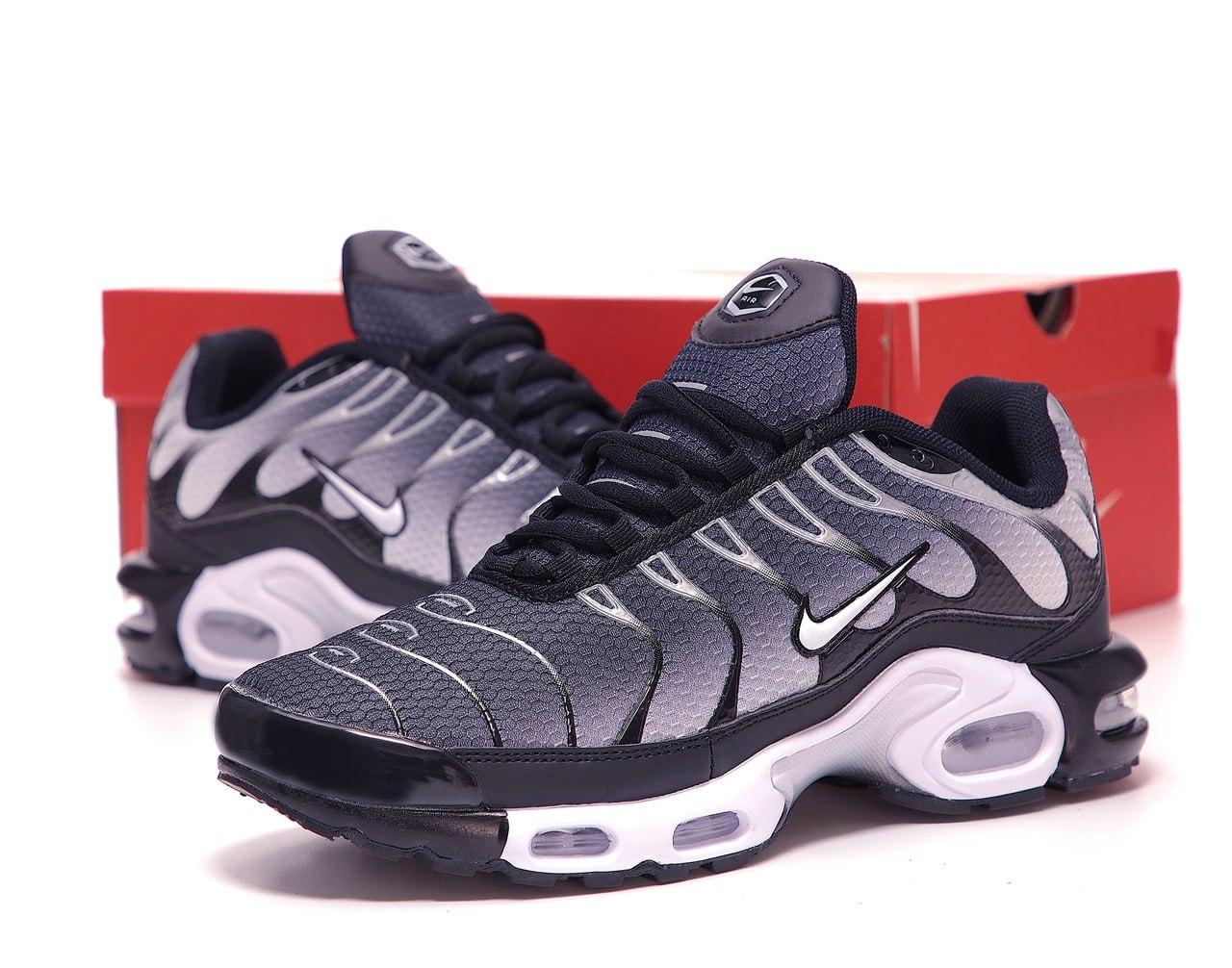 Чоловічі та жіночі кросівки Nike Air Max Plus TN Black Silver White Чорні Найк Аір Макс Плюс ТПУ текстиль весна літо, фото 1