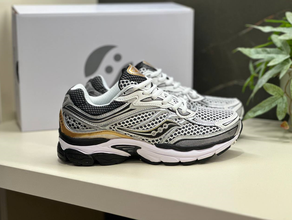 Чоловічі кросівки Saucony Progrid Omni 9 Саукони сірі спортивні демісезон, фото 1