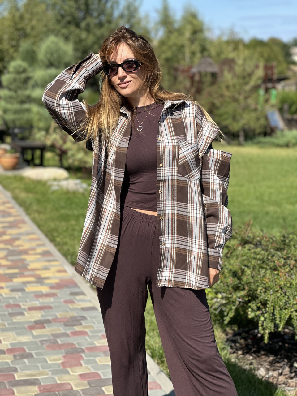 Жіноча сорочка в клітинку зі зйомними рукавами Шоколад, фото 1